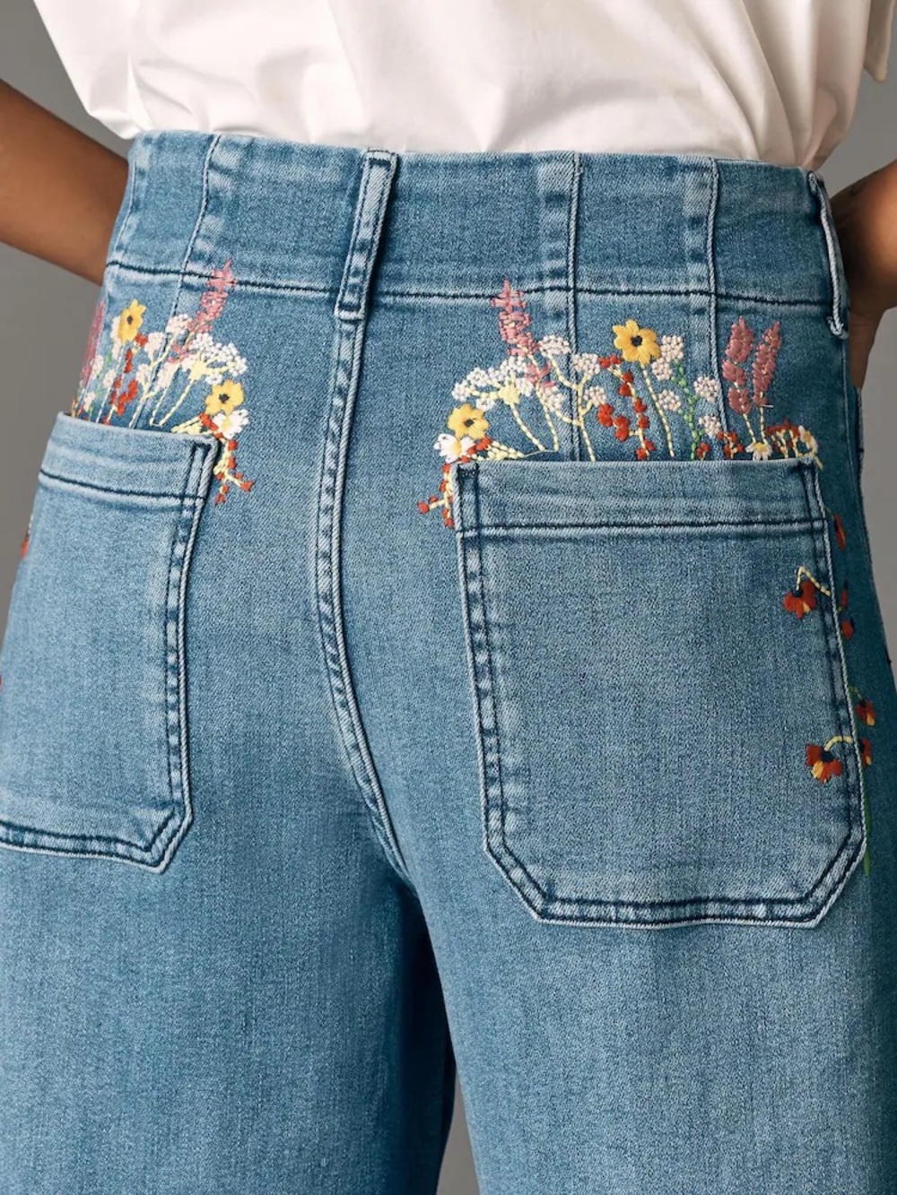 🌸DARLING Maeve Light Blue Denim Jeans with Multicolor Floral Embroidery